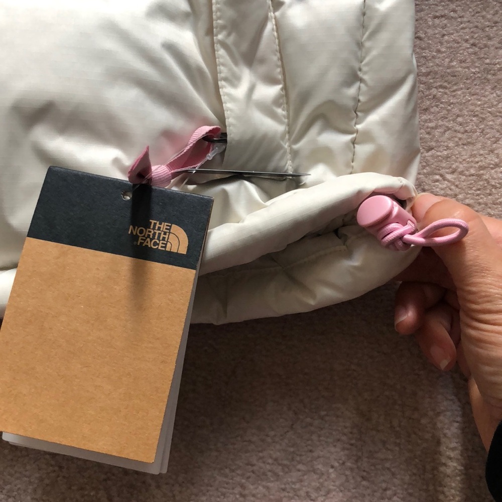 North Face women’s 1996 retro nuptse jacket - Picture 3 of 12